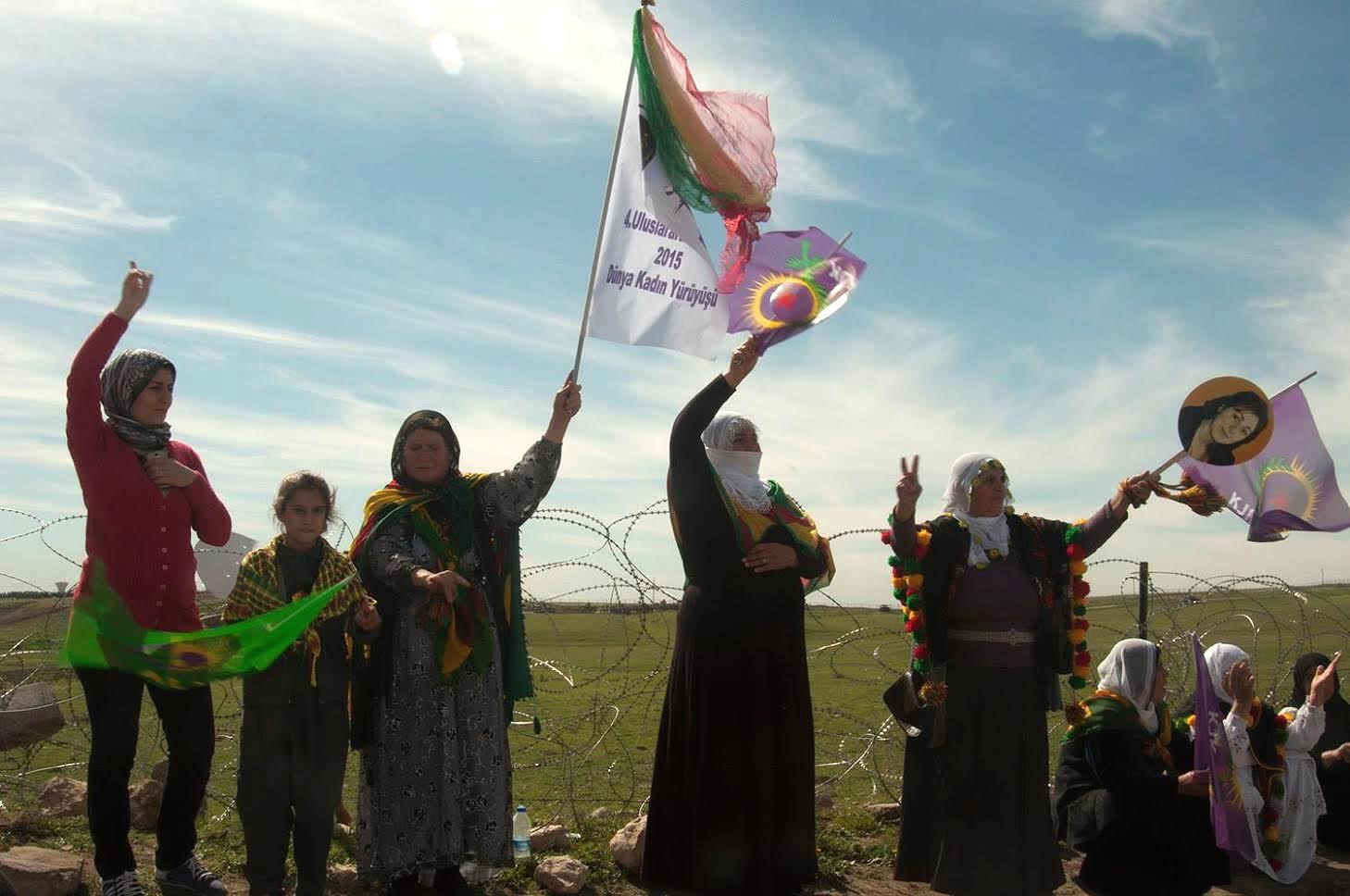 foto:nusajbin border, kurdistan, photo by: feminist caravan